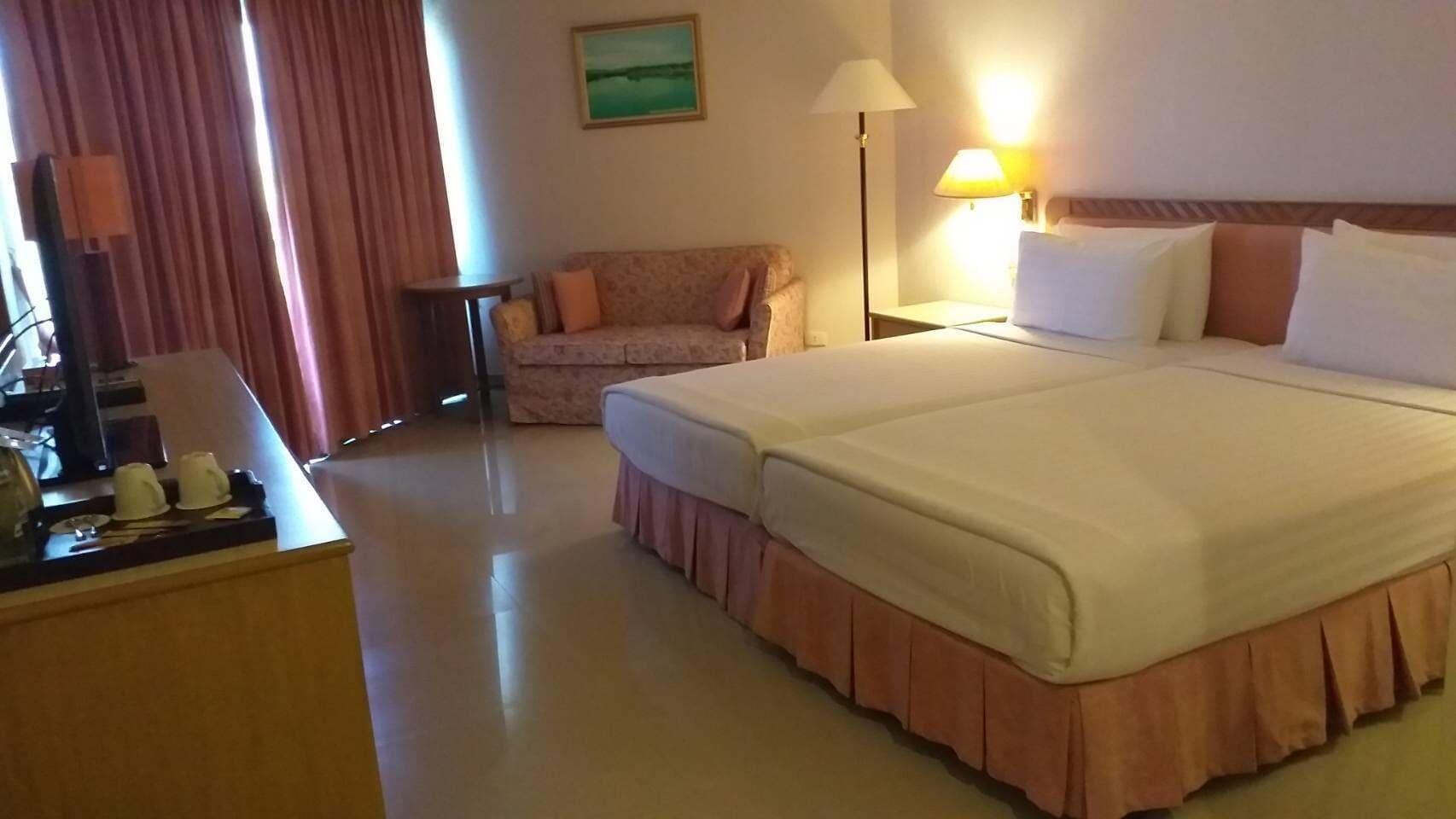 Khanom Golden Beach Hotel Экстерьер фото