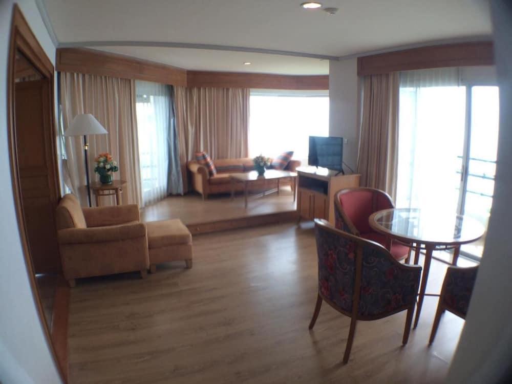 Khanom Golden Beach Hotel Экстерьер фото