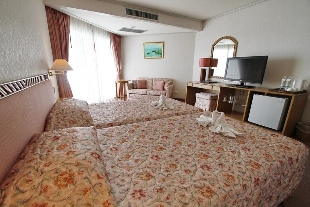 Khanom Golden Beach Hotel Экстерьер фото