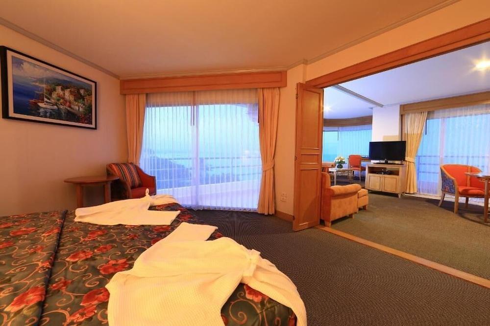 Khanom Golden Beach Hotel Экстерьер фото