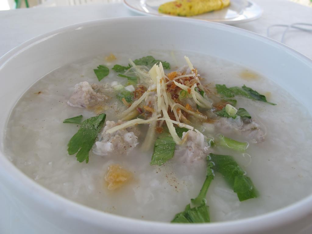 Khanom Golden Beach Hotel Экстерьер фото