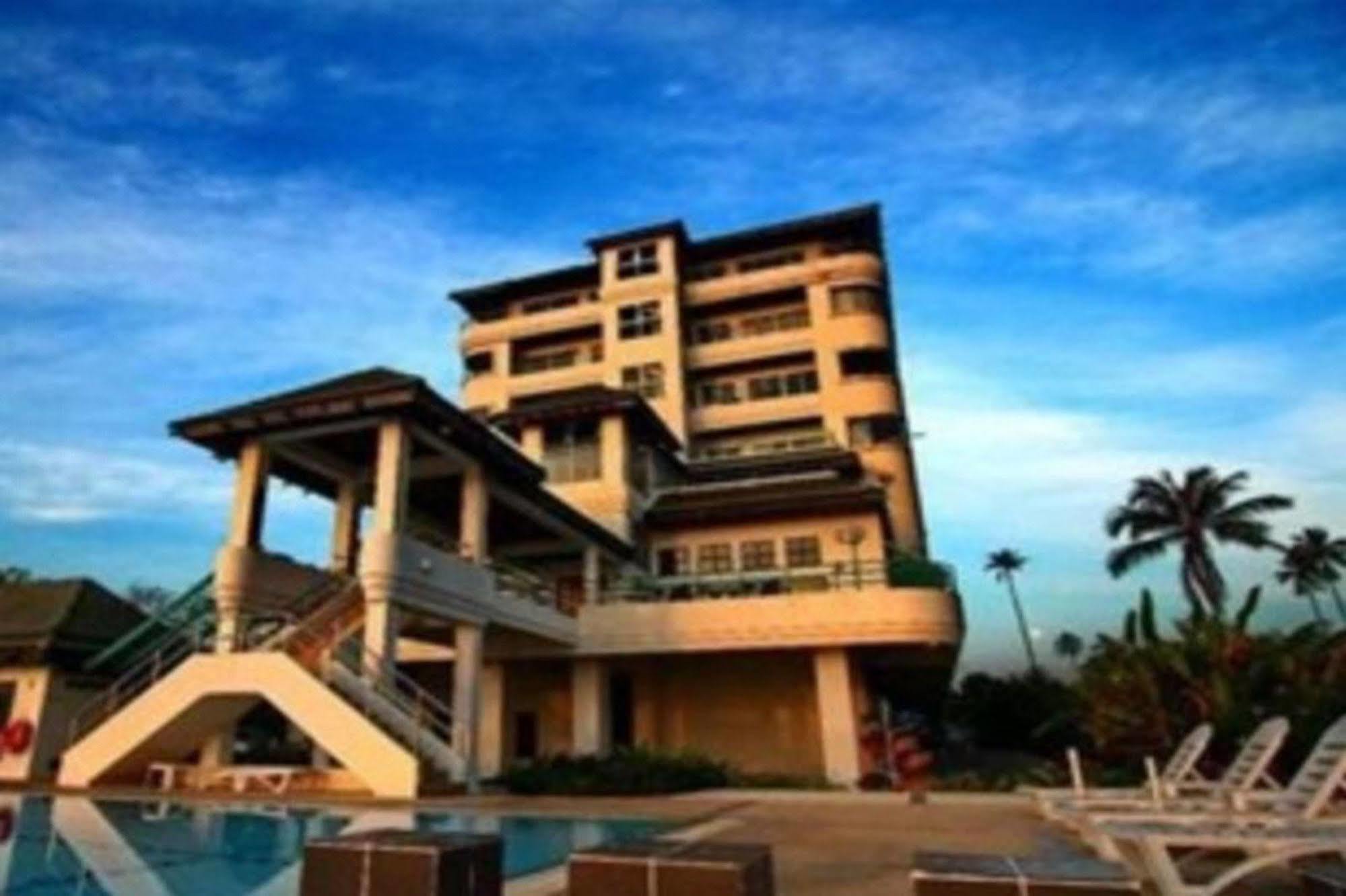 Khanom Golden Beach Hotel Экстерьер фото